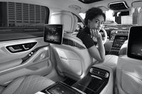 mercedes-benz-s-class-wv223-interior-vertical-gallery-01-1680x1260-08-2020 copia